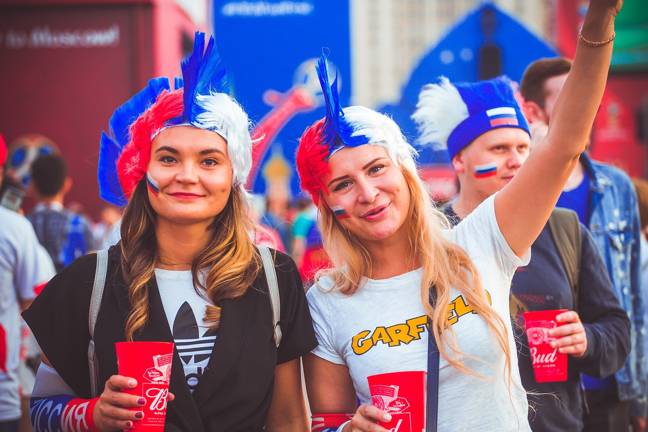 Garotas russas torcem pelo seu país